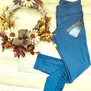 90 degree ref. Leggings pants.. high qual. Ret $88